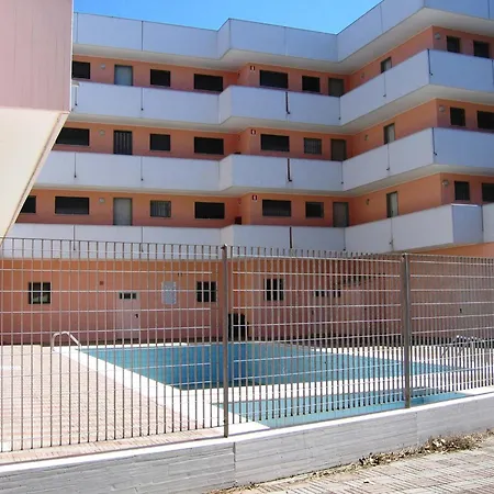 Apartment Comfy Flat With Terrace By The Pool